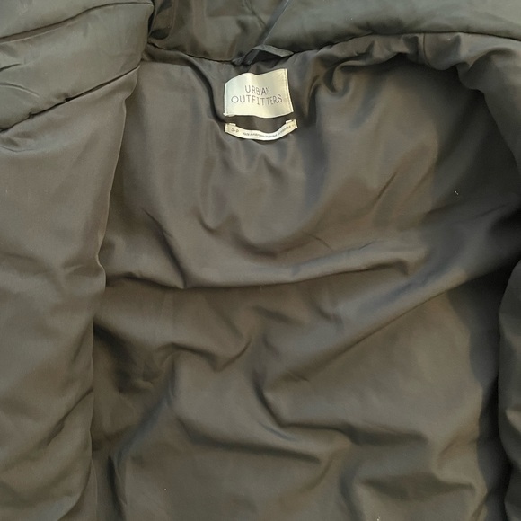 Urban Outfitters Corrine Puffer Vest - Picture 3 of 7